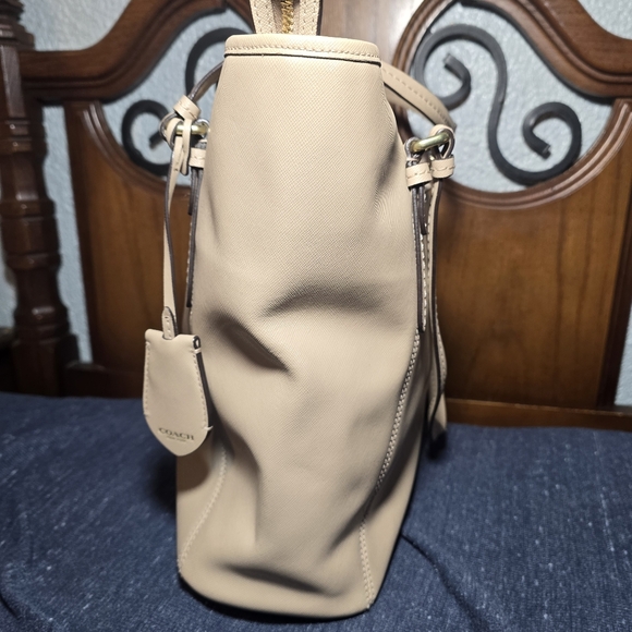 Coach Peyton Carryall Leather Classic tote bag Tan - Picture 2 of 5